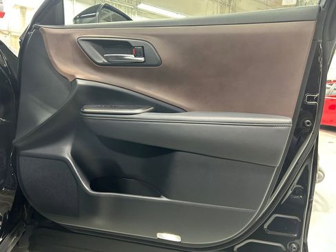 Used 2023 Toyota Crown Limited image 26