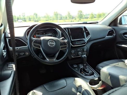 Used 2019 Jeep Cherokee Limited AWD/4WD image 6