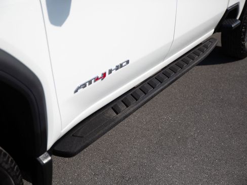 Used 2023 GMC Sierra 2500 AT4 w/ AT4 Premium Plus Package AWD/4WD image 11