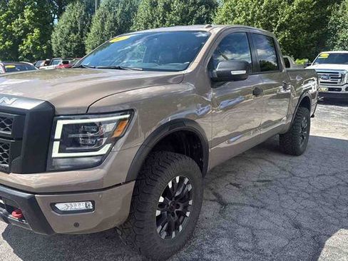 Used 2021 Nissan Titan PRO-4X w/ Pro-4x Convenience Package AWD/4WD image 5