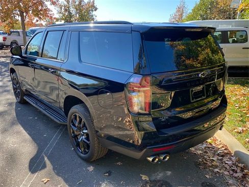 Used 2023 Chevrolet Suburban RST w/ Sport Performance Package image 30