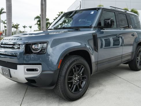 Used 2022 Land Rover Defender 110 SE image 5