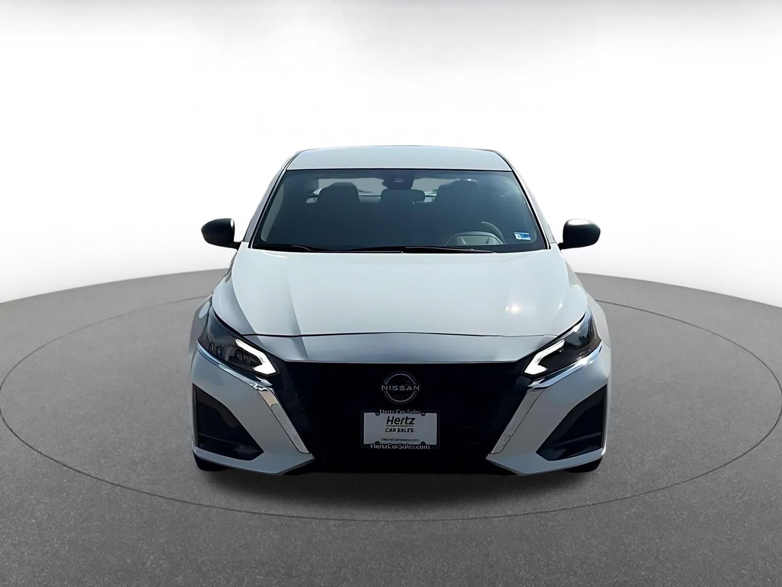 Used 2025 Nissan Altima 2.5 SV FWD image 4