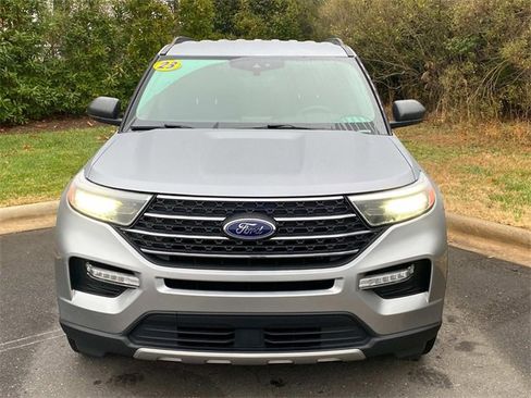 Used 2023 Ford Explorer XLT w/ Equipment Group 202A image 2