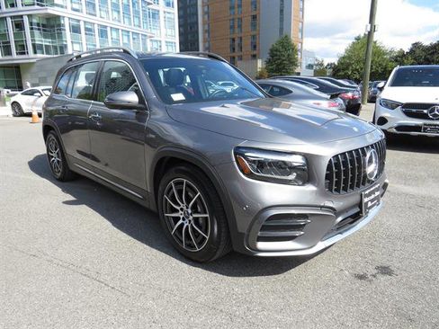 Used 2025 Mercedes-Benz GLB 35 AMG 4MATIC image 5