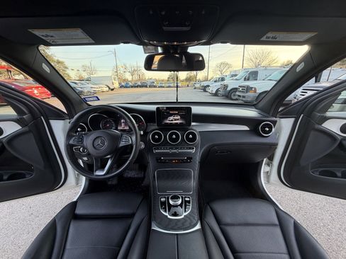 Used 2019 Mercedes-Benz GLC 300 image 22