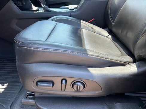 Used 2018 Chevrolet Traverse Premier AWD/4WD image 12