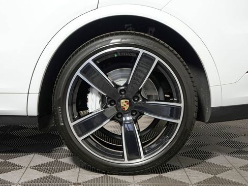Certified 2023 Porsche Cayenne Turbo w/ Premium Package Plus (PI3) AWD/4WD image 15