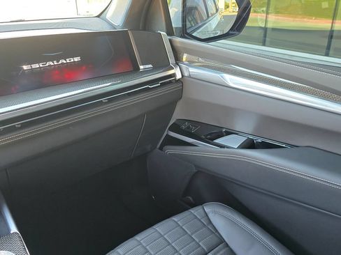 Used 2025 Cadillac Escalade V w/ LPO, Floor Liner Package AWD/4WD image 30