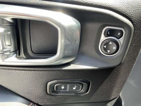 Used 2020 Jeep Gladiator Rubicon AWD/4WD image 18