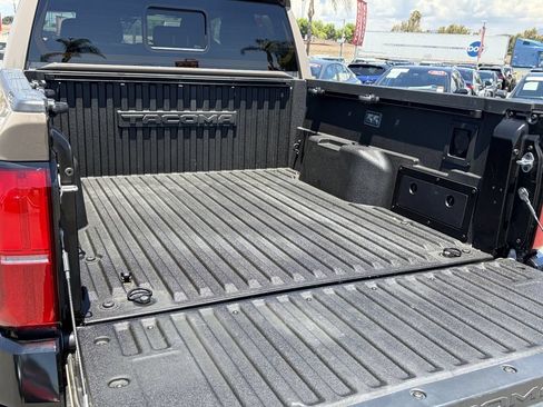 Certified 2025 Toyota Tacoma TRD Pro AWD/4WD image 32