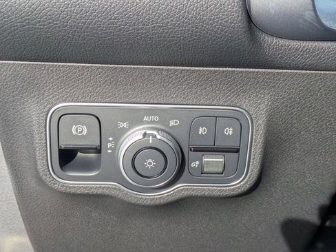 New 2026 Mercedes-Benz GLB 250 4MATIC image 18