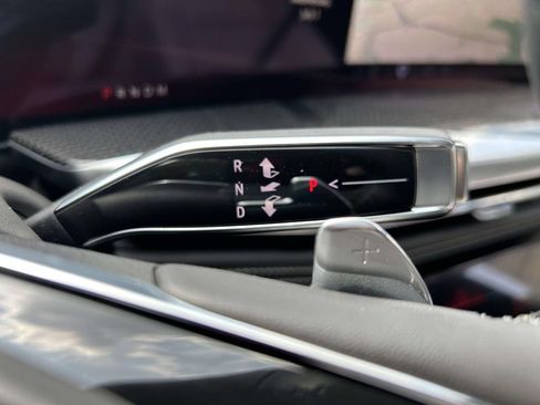 New 2026 Cadillac Escalade ESV V AWD/4WD image 28