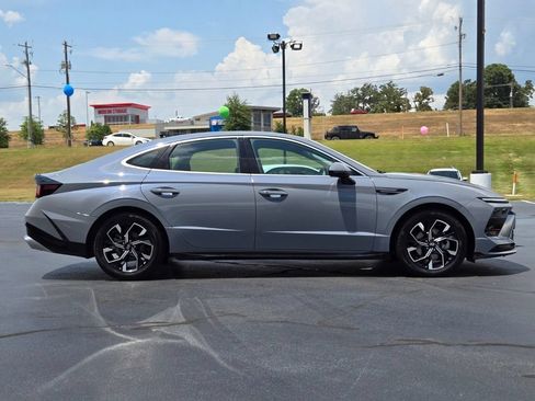 Used 2025 Hyundai Sonata SEL FWD image 6