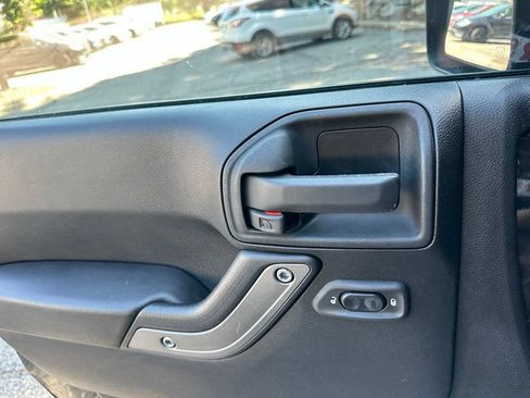 Used 2012 Jeep Wrangler Unlimited Sport w/ PWR Convenience Group AWD/4WD image 12