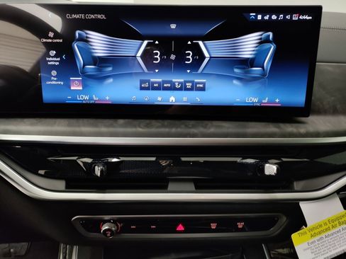 Used 2026 BMW X5 sDrive40i w/ M Sport Package image 19