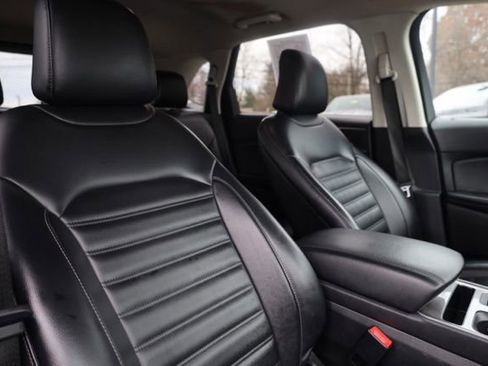 Used 2023 Ford Edge SEL image 36