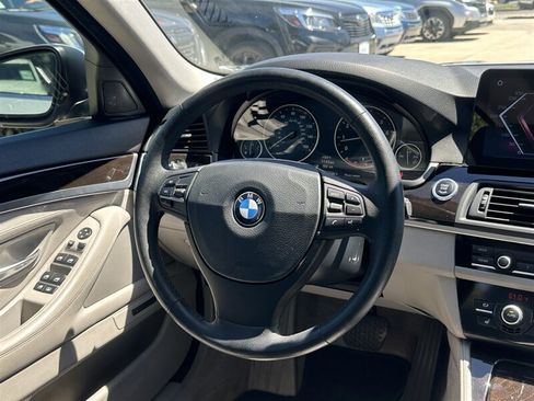 Used 2011 BMW 550i xDrive Sedan AWD/4WD image 46
