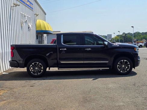 Used 2023 Chevrolet Silverado 1500 High Country w/ Z71 Off-Road Package AWD/4WD image 11