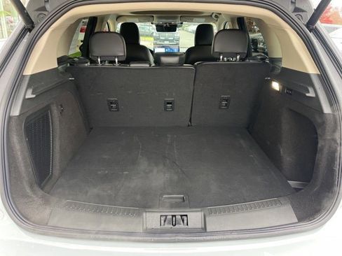 Used 2025 Lincoln Corsair Reserve w/ Towing Package image 12