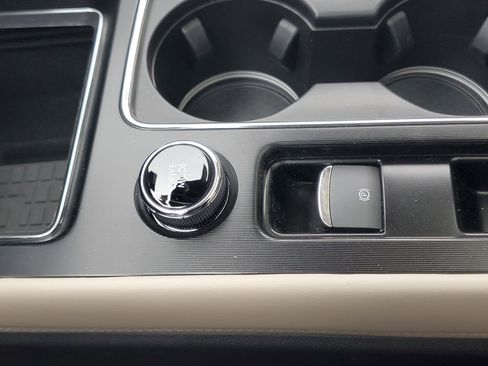 New 2026 Lincoln Corsair Premiere image 24