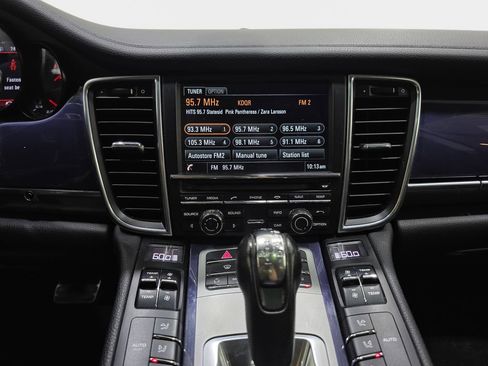 Used 2013 Porsche Panamera 4 image 23