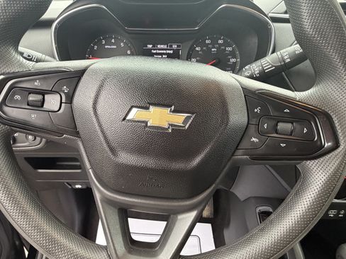 Used 2023 Chevrolet TrailBlazer LT FWD image 12