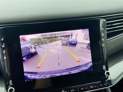 Used 2022 Jeep Wagoneer Series I image 14