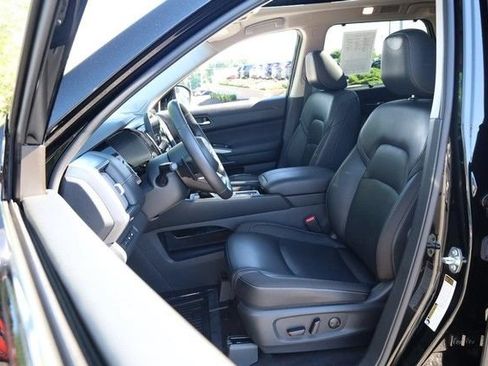 Certified 2025 Nissan Pathfinder SL w/ SL Premium Package FWD image 10