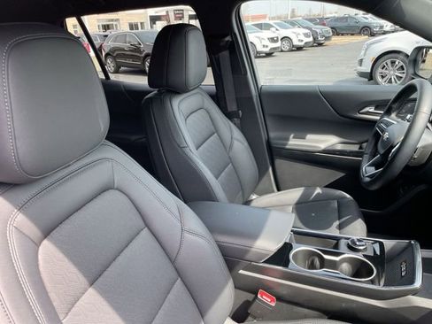 Used 2026 Chevrolet Equinox LT w/ Convenience Package II image 18