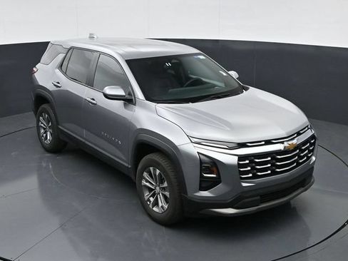 Used 2025 Chevrolet Equinox LT AWD/4WD image 31
