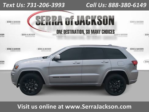 Used 2021 Jeep Grand Cherokee Laredo X AWD/4WD image 1