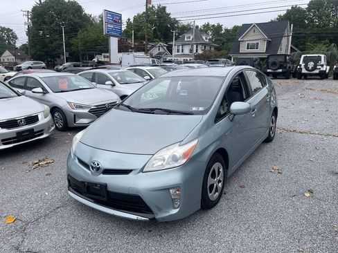 Used 2013 Toyota Prius Two FWD image 2
