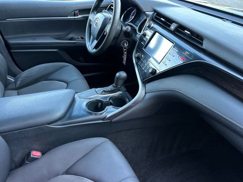 Used 2019 Toyota Camry LE image 15