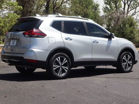 Used 2020 Nissan Rogue SV w/ Premium Package AWD/4WD image 5