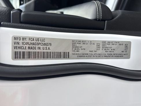 Certified 2023 Jeep Grand Cherokee Altitude AWD/4WD image 28