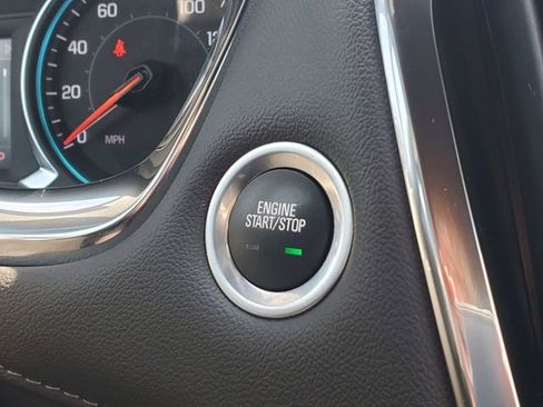 Used 2023 Chevrolet Traverse LT image 25