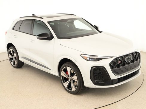 New 2025 Audi SQ5 Premium Plus image 30