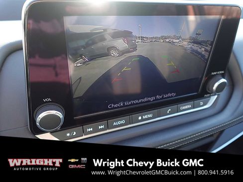 Used 2024 Nissan Rogue S image 23