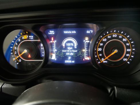 Used 2024 Jeep Wrangler Unlimited Rubicon image 21