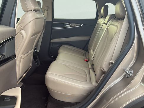 Used 2021 Lincoln Nautilus FWD w/ Equipment Group 101A image 25