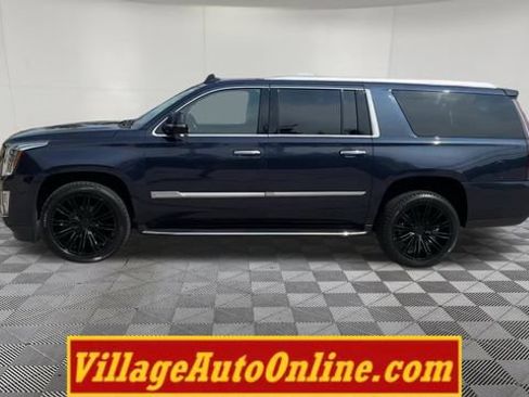 Used 2020 Cadillac Escalade ESV Premium Luxury AWD/4WD image 52