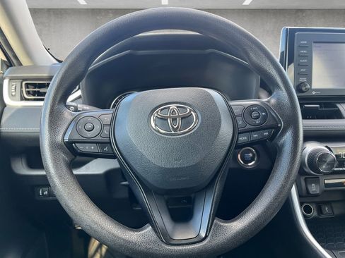 Used 2022 Toyota RAV4 XLE image 21