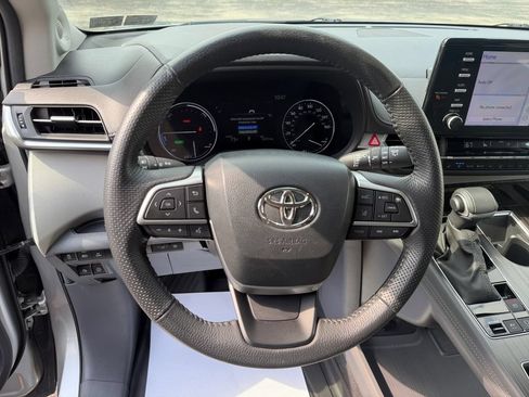 Used 2024 Toyota Sienna Limited AWD/4WD image 14