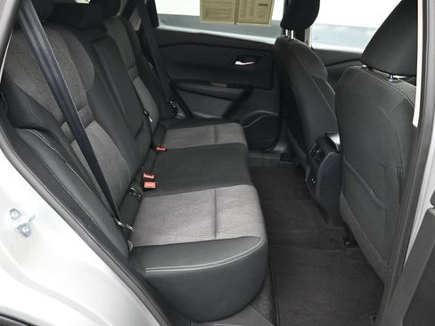 Used 2025 Nissan Rogue SV FWD image 21