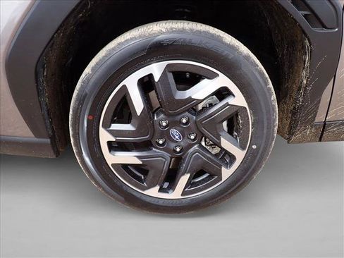 Used 2025 Subaru Forester Premium AWD/4WD image 7