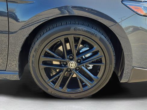 Used 2025 Toyota Camry SE image 30