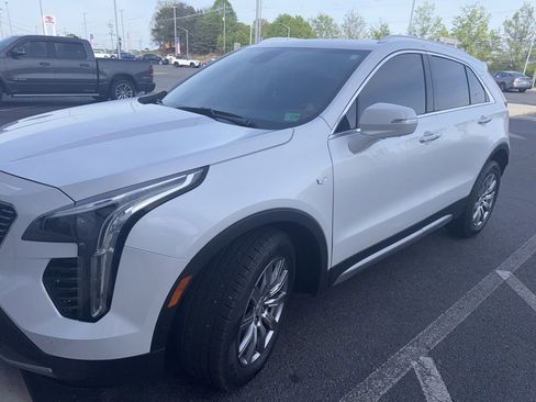 Used 2022 Cadillac XT4 Premium Luxury w/ Enhanced Visibility Package image 7