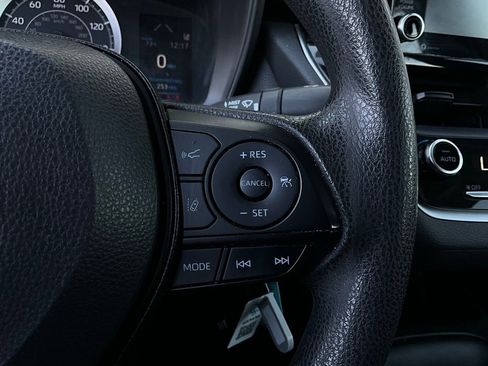 Used 2021 Toyota Corolla LE image 29