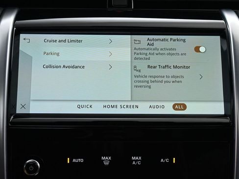 Used 2022 Land Rover Discovery Sport SE image 32